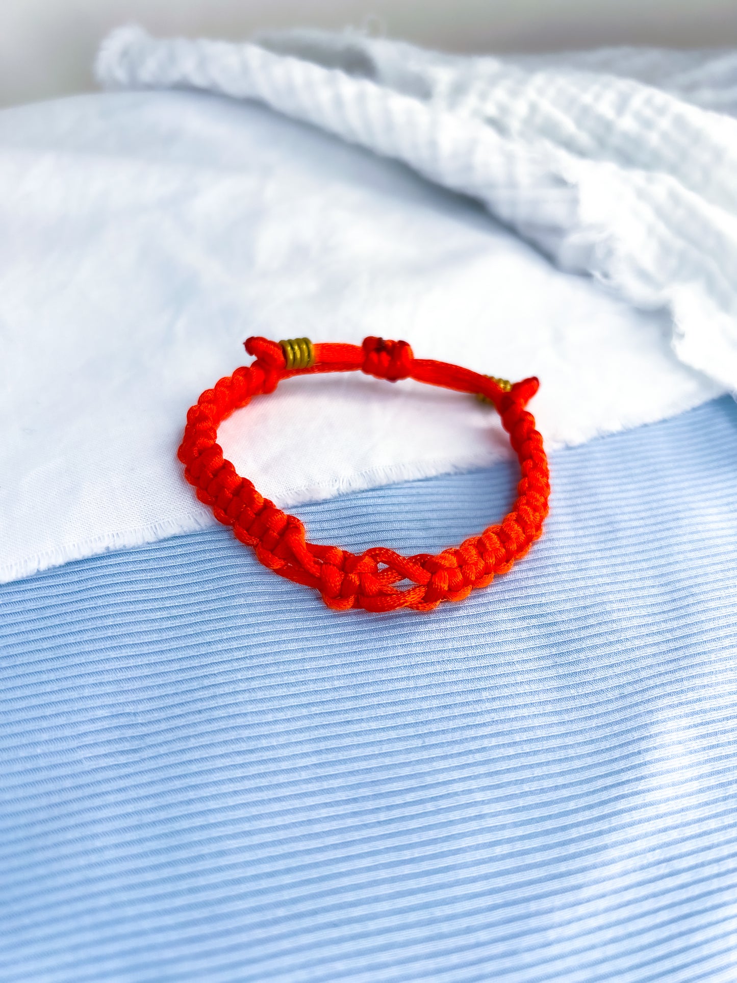 Nudo rojo - diseño único